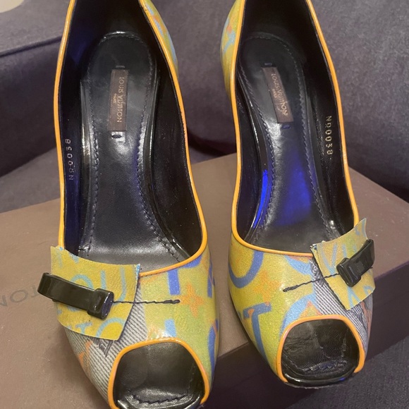 Limited Edition Runway Richard Prince for Louis Vuitton Heels - Picture 3 of 8